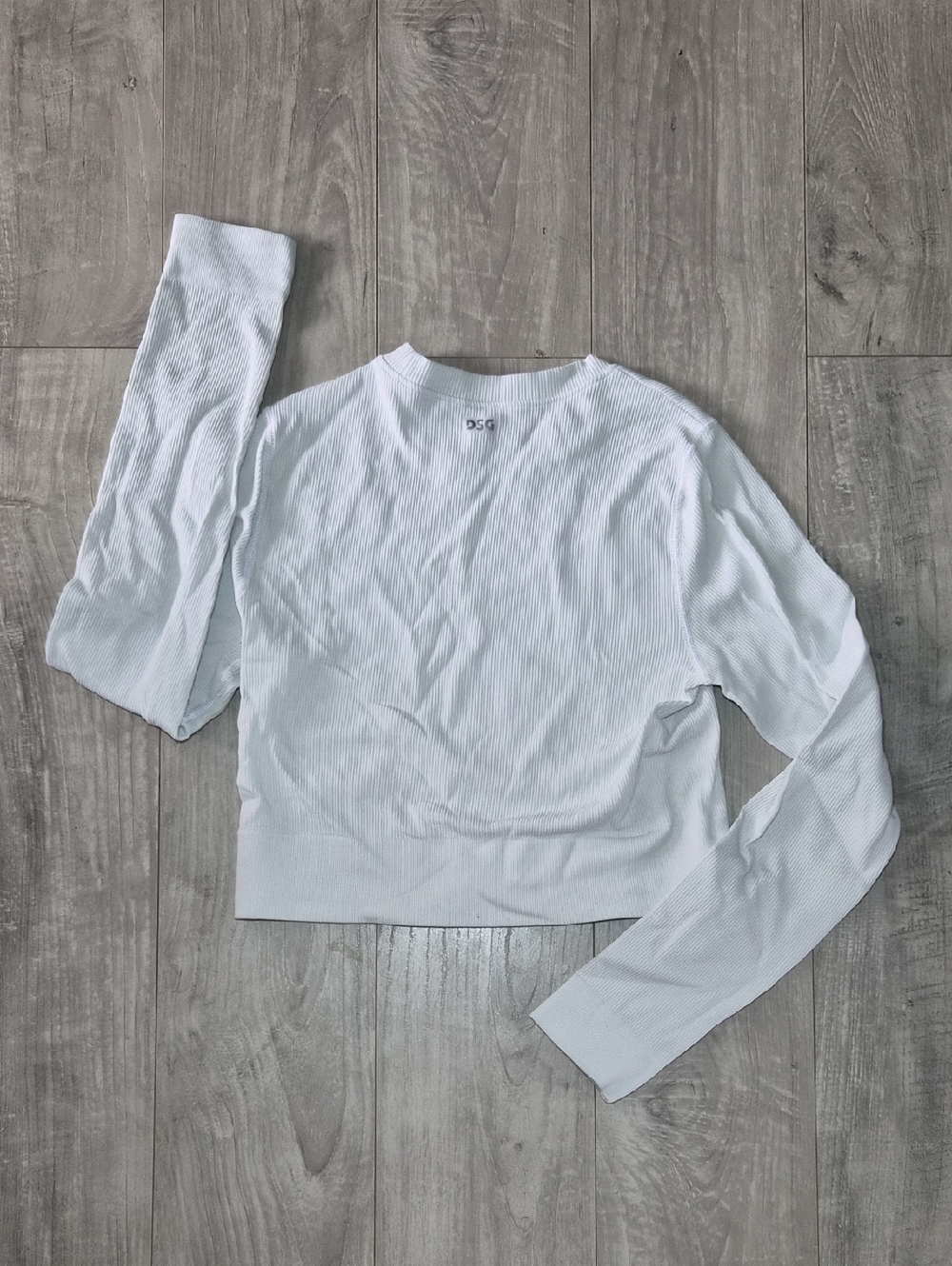 DSG White Ribbed Long Sleeve Cropped Tee S/M